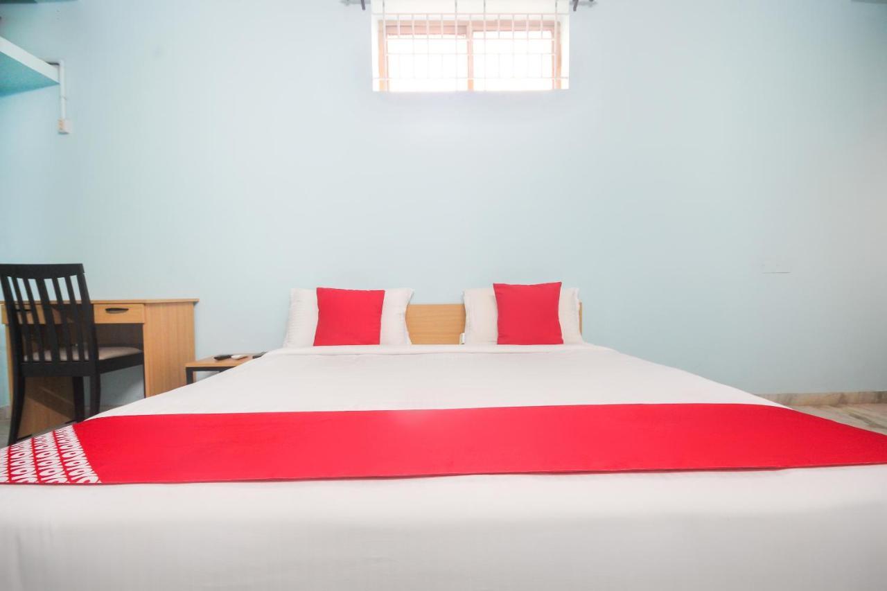 Oyo Flagship 48158 Ss Towers Hotel Podanur Bagian luar foto